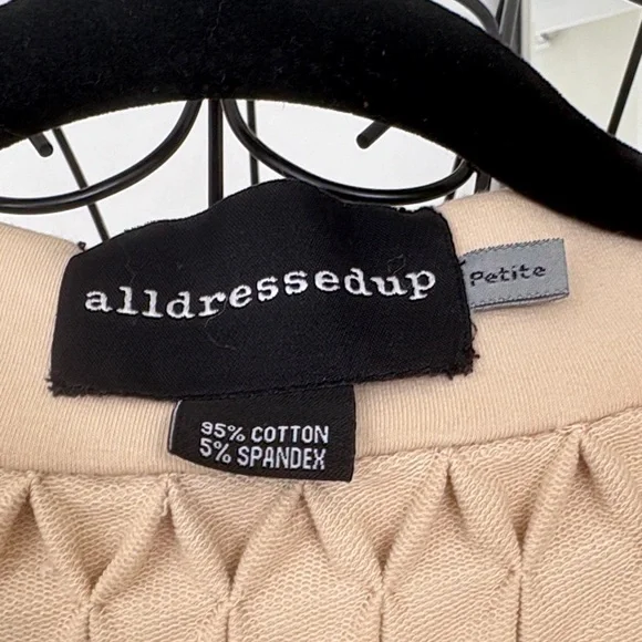 Chic Beige Jacket with Tie Belt - Picture 2 of 13